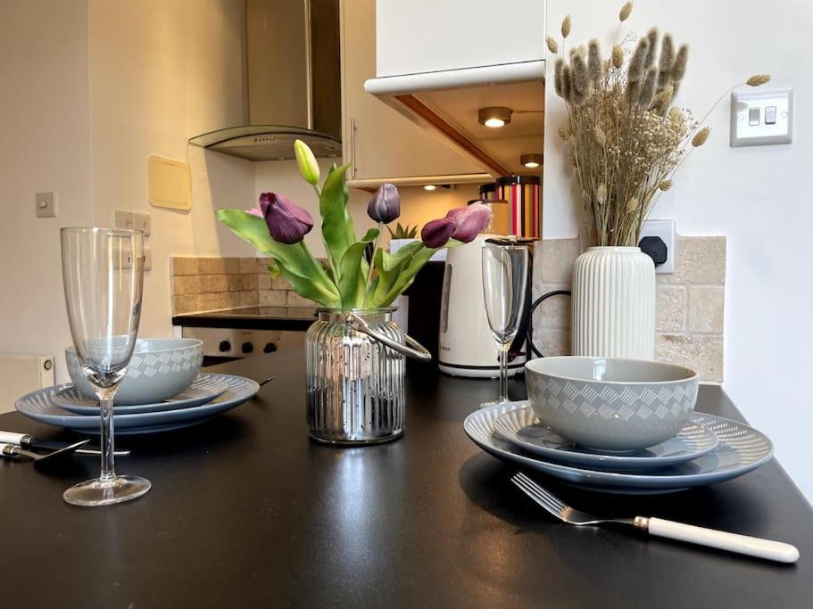 Cute&Cozy Studio Apt In Barons Court Londra Esterno foto