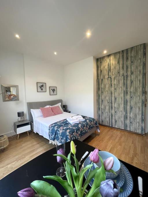 Cute&Cozy Studio Apt In Barons Court Londra Esterno foto